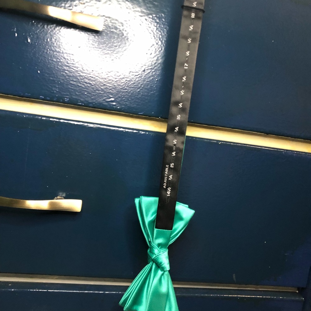 Bow tie - Picture 4 of 4